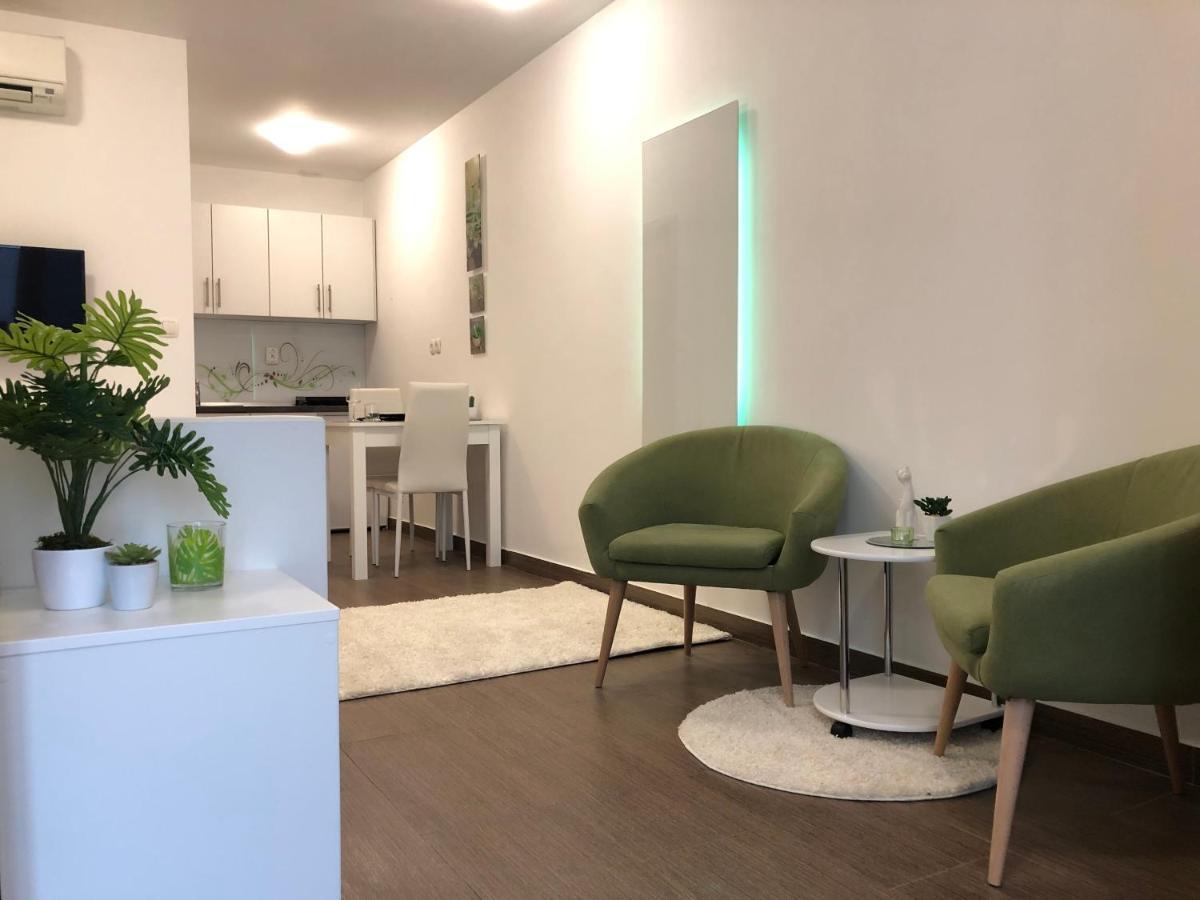 Luxury Central Studio Under The Castle Lägenhet Ljubljana Exteriör bild